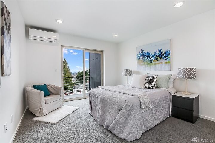 Property Photo: 4437 41st Ave SW B WA 98116