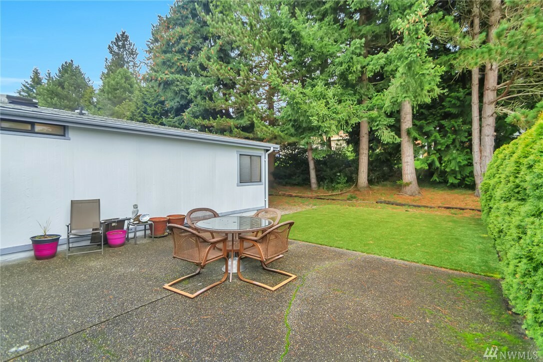 Property Photo:  24219 8th Place W  WA 98021 