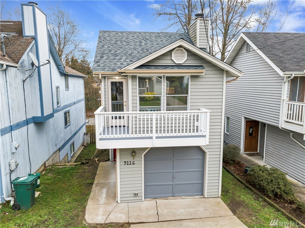 Property Photo: 9116 20th Ave NE WA 98115