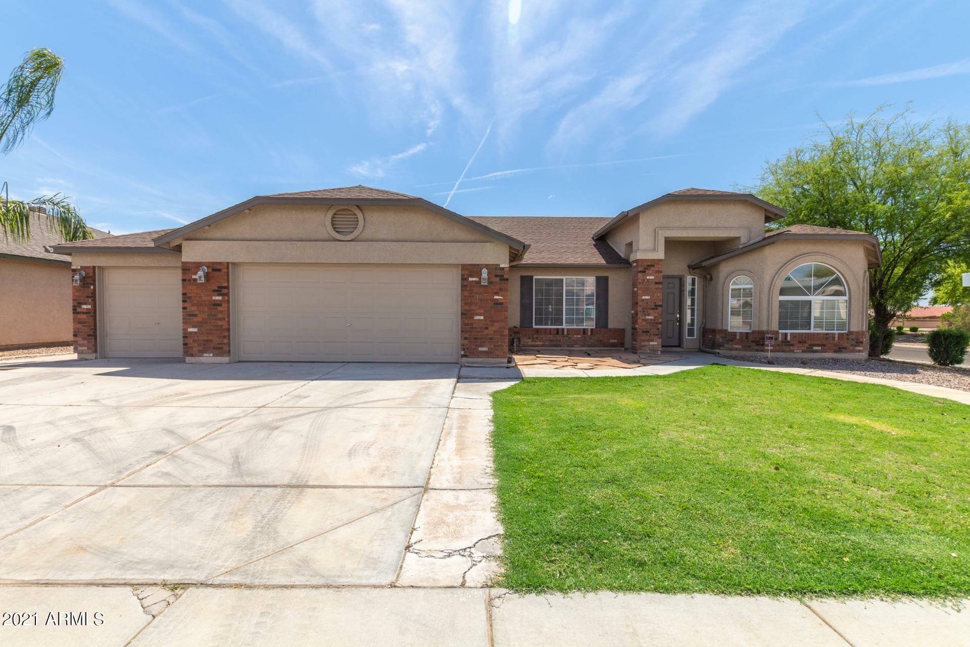 Property Photo:  3907 E Meadow Creek Way E  AZ 85140 