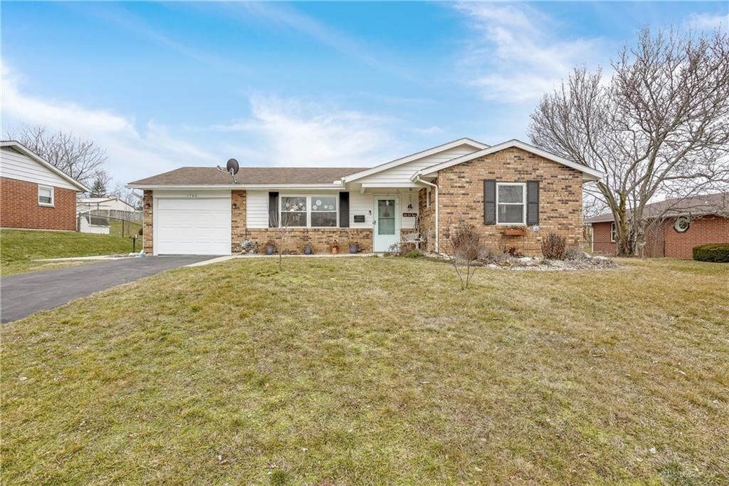 Property Photo: 1708 Wigwam Trail OH 45385