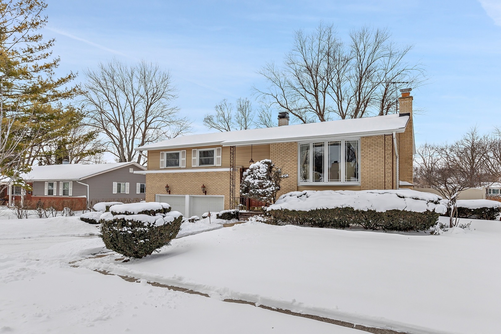 Property Photo:  252 N Cady Drive  IL 60074 