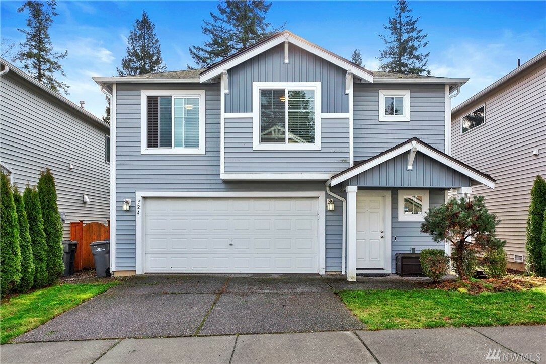 Property Photo:  924 138th Place SW  WA 98204 