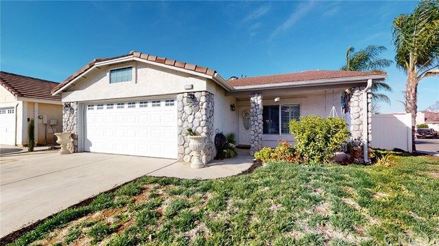 Property Photo:  27110 Hemingway Court  CA 92584 