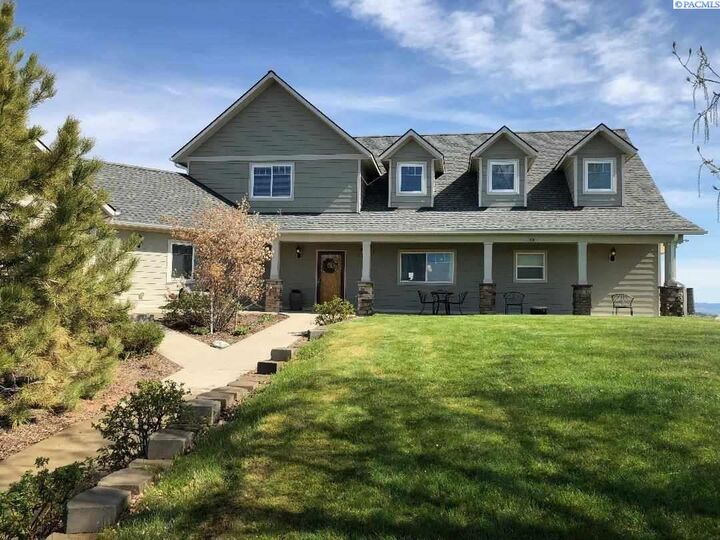 881 Country Club Rd.  Pullman WA 99163 photo