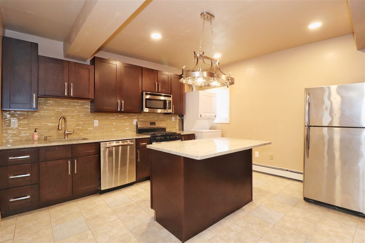 Property Photo:  311 5th St 1  NJ 07302 