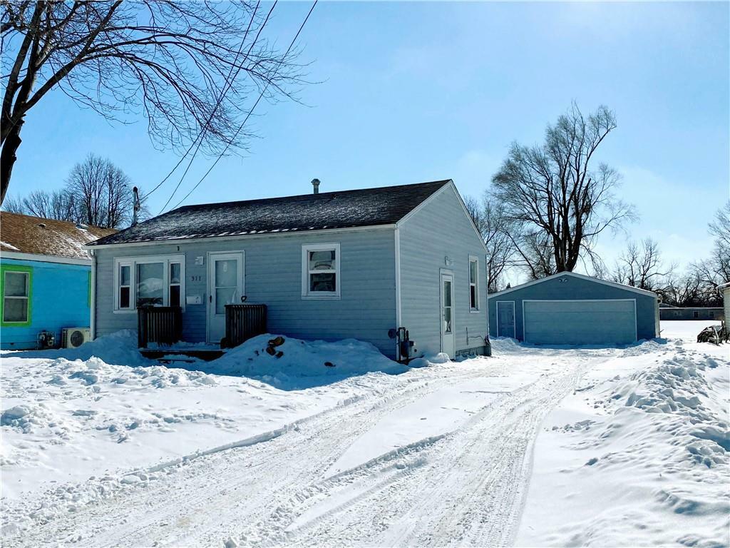 Property Photo:  911 N 8th Avenue E  IA 50208 