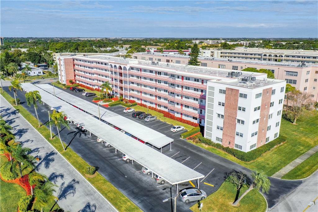 Property Photo:  5501 80th St N 302  FL 33709 