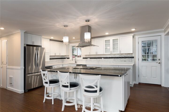 Property Photo: 13218 2nd Avenue SE WA 98208
