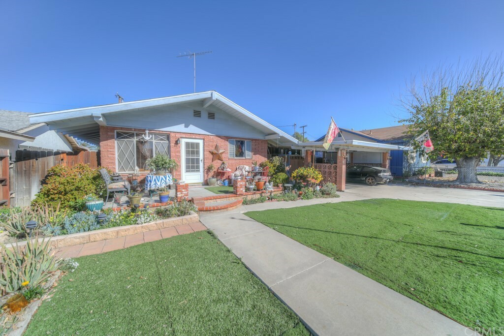 Property Photo:  840 E Wright Street  CA 92543 