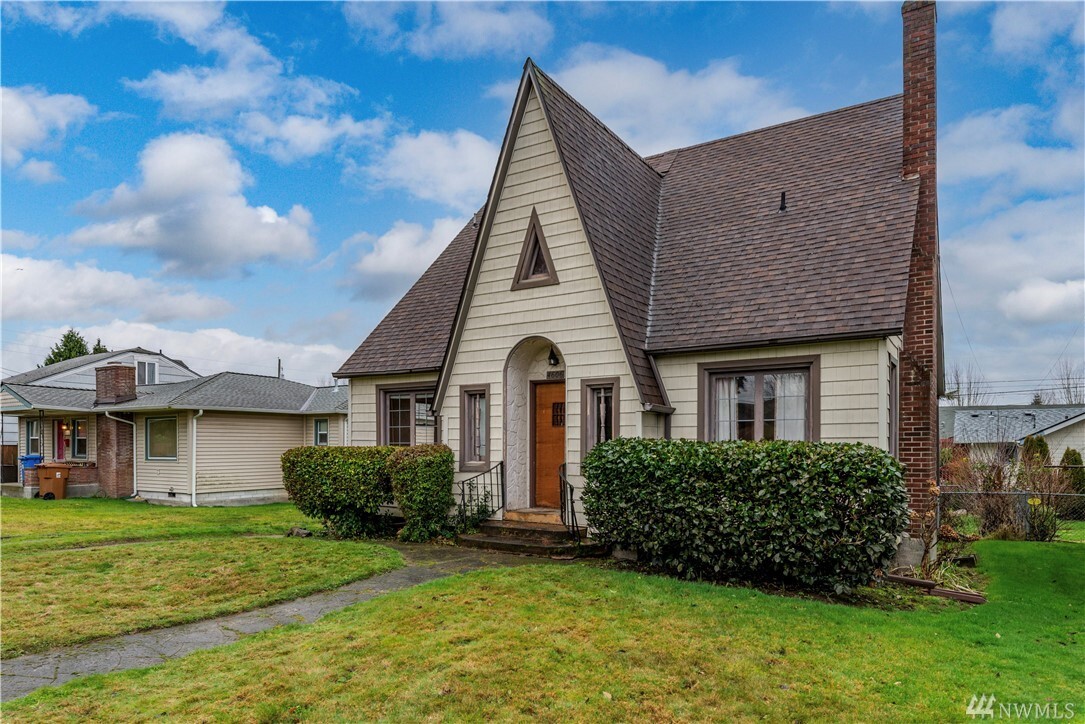 Property Photo: 4606 Tacoma Ave S WA 98408