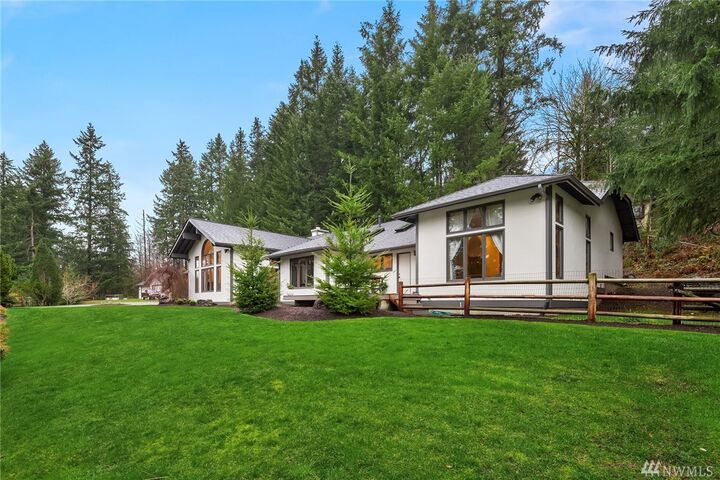 23717 SE 24th St  Sammamish WA 98075 photo