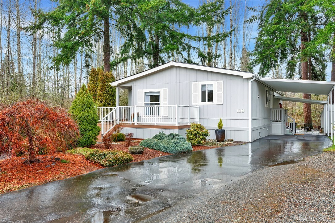 Property Photo:  18425 NE 95th St 116  WA 98052 