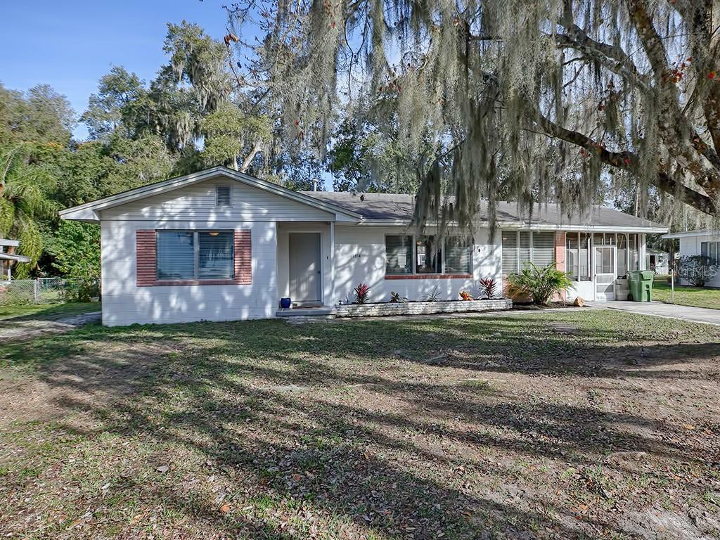 Property Photo:  1104 Lee Street  FL 34748 