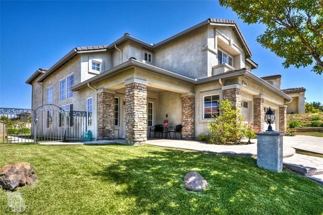 Property Photo:  1660 Sapphire Dragon Street  CA 91320 