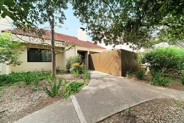 Property Photo:  1014 Creekside Way G  CA 93023 