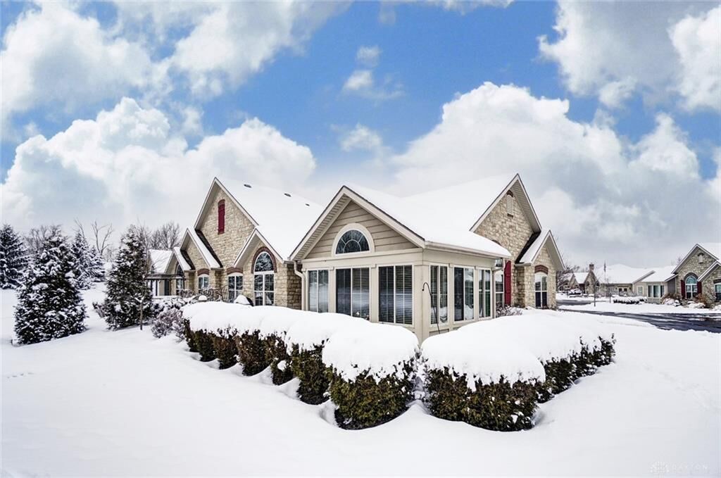 Property Photo: 24 Scarborough Village Drive 24 OH 45458
