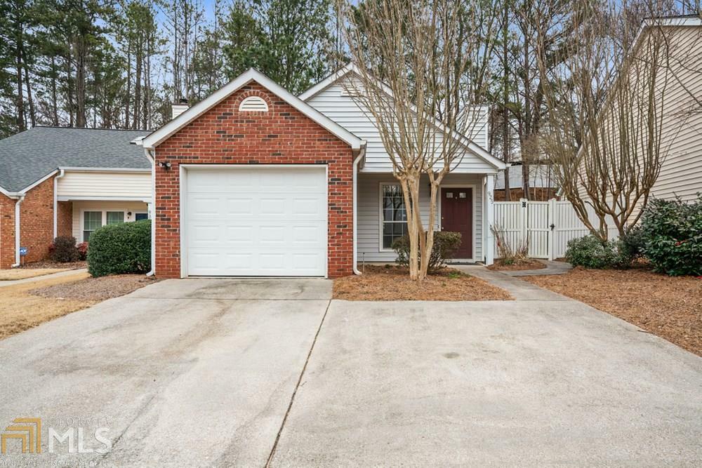 Property Photo:  925 Braesridge Way  GA 30022 