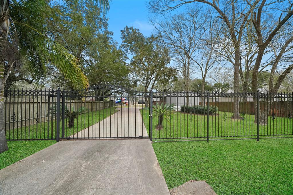 Property Photo: 7003 County Road 865 TX 77511