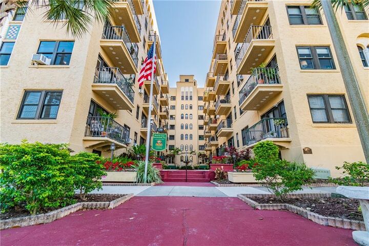 Property Photo:  130 4th Avenue N 105  FL 33701 