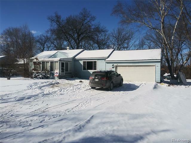 Property Photo:  5570 Clinton River Drive  MI 48327 