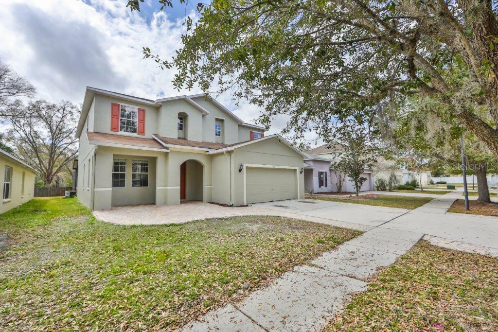 Property Photo:  10613 Dawns Light Drive  FL 33578 