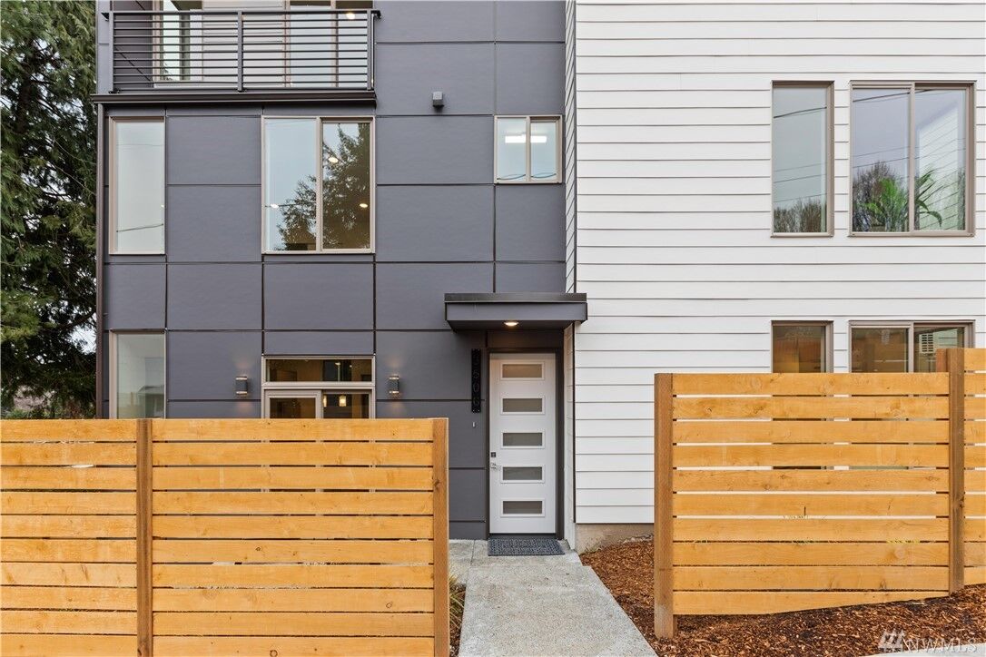 Property Photo: 3506 SW Cambridge St WA 98126