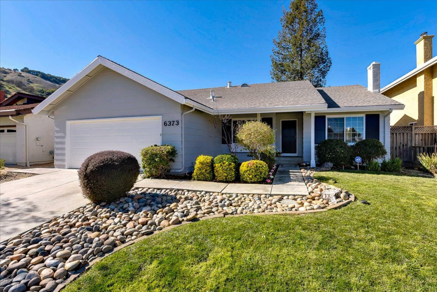 Property Photo:  6373 Pearlroth Dr  CA 95123 