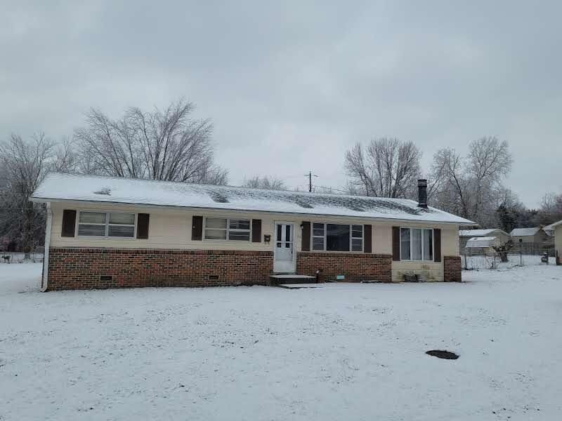 Property Photo: 816 E Walnut Street MO 65605