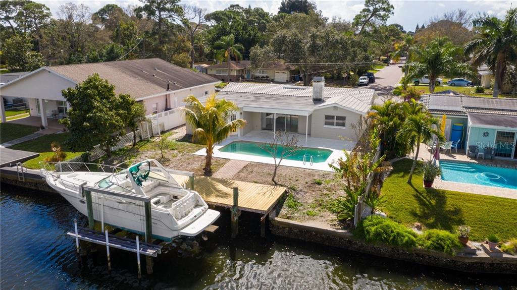 Property Photo: 103 92nd Avenue NE FL 33702