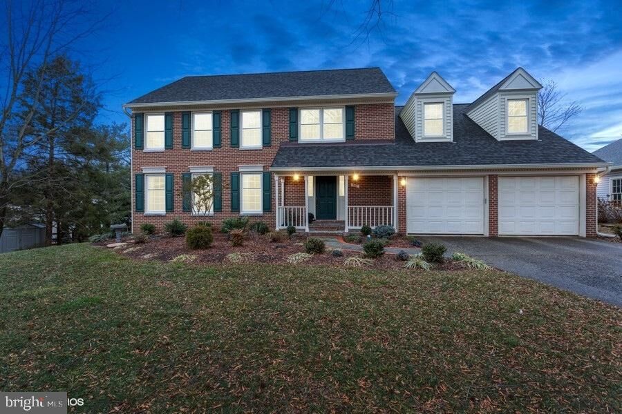 Property Photo: 5207 Honeysuckle Court VA 20120
