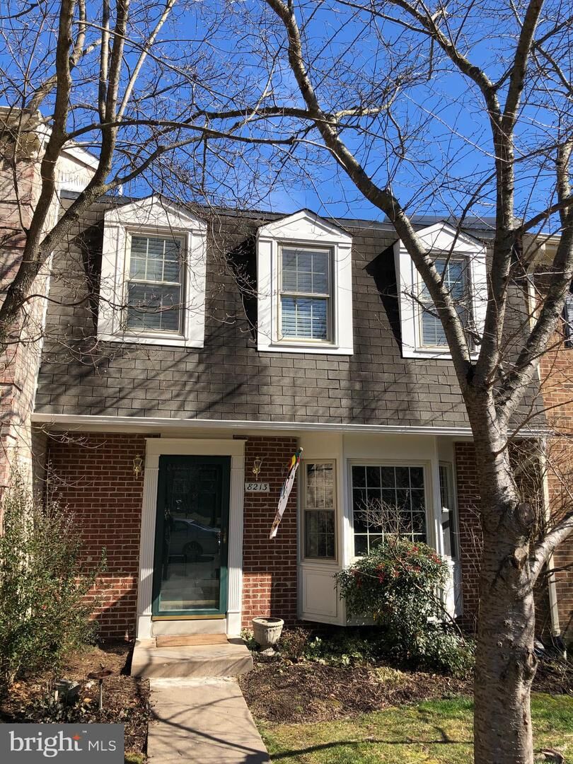 Property Photo:  8213 Clifton Farm Court  VA 22306 