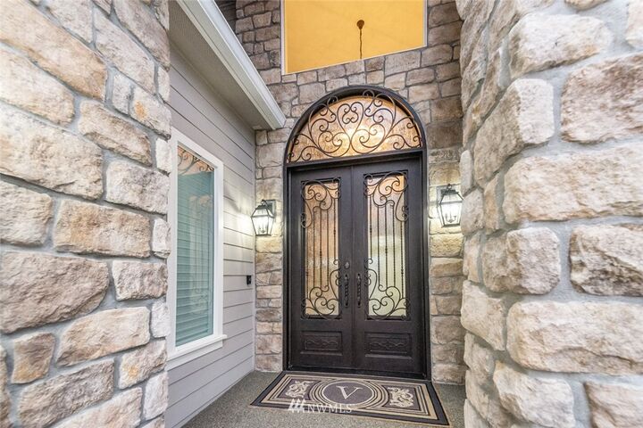 Property Photo:  2214  Nevada Court  WA 98354 