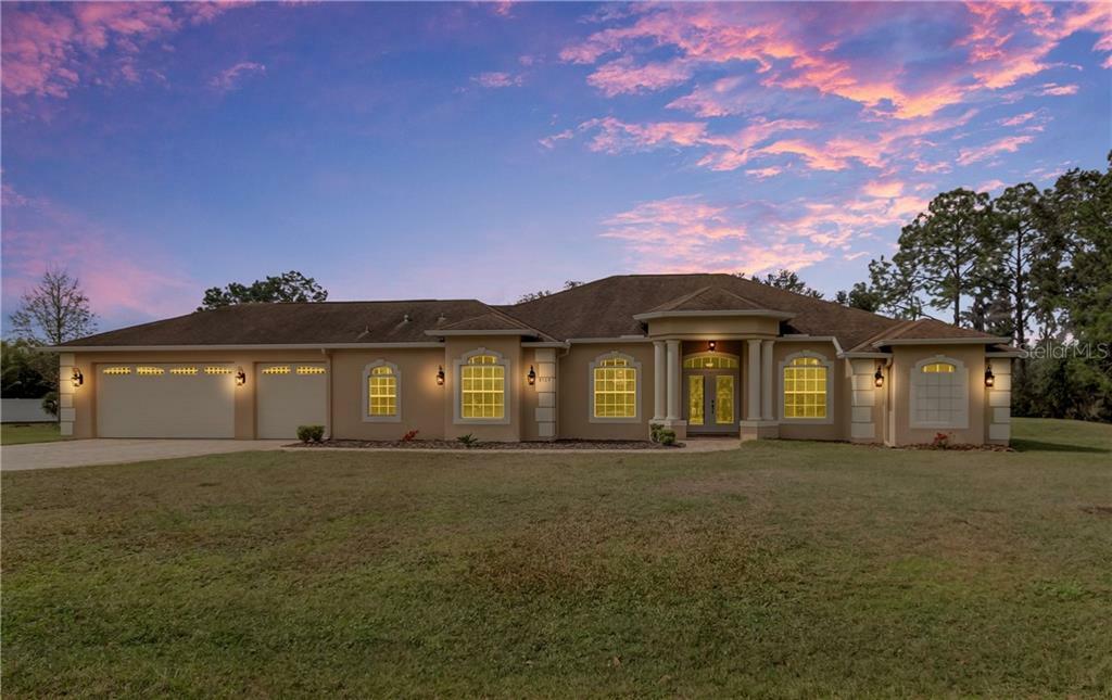 Property Photo:  8509 Woodleaf Boulevard  FL 33544 