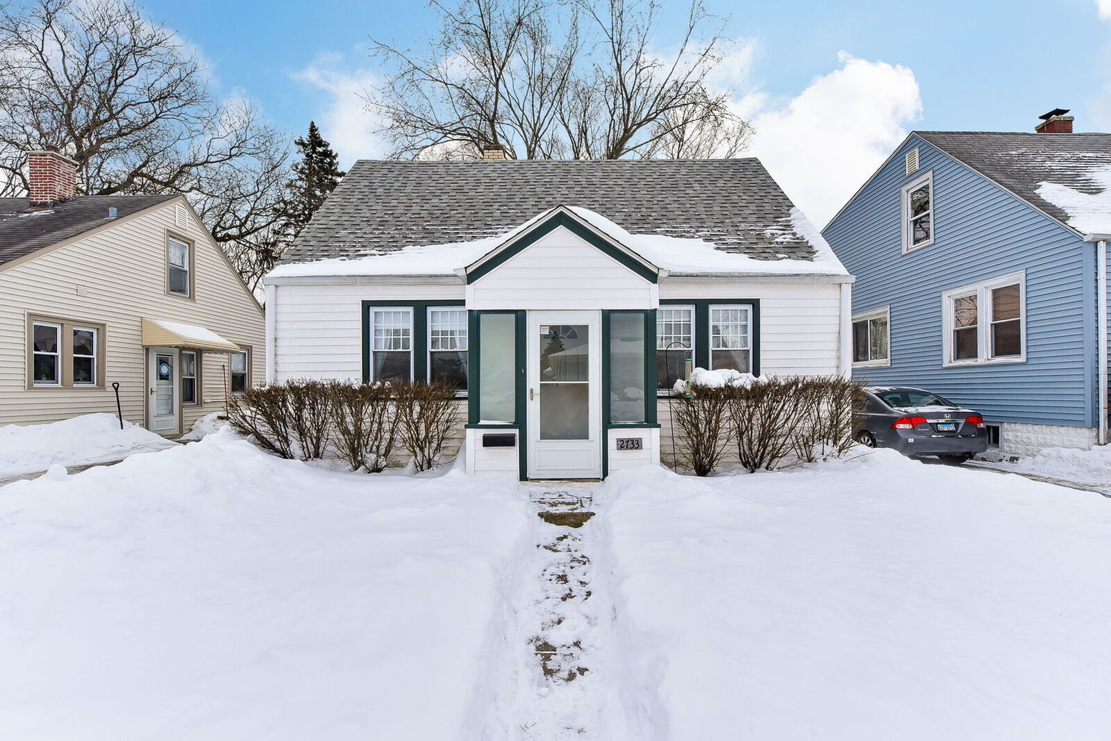Property Photo:  2733 W 89th Street  IL 60805 