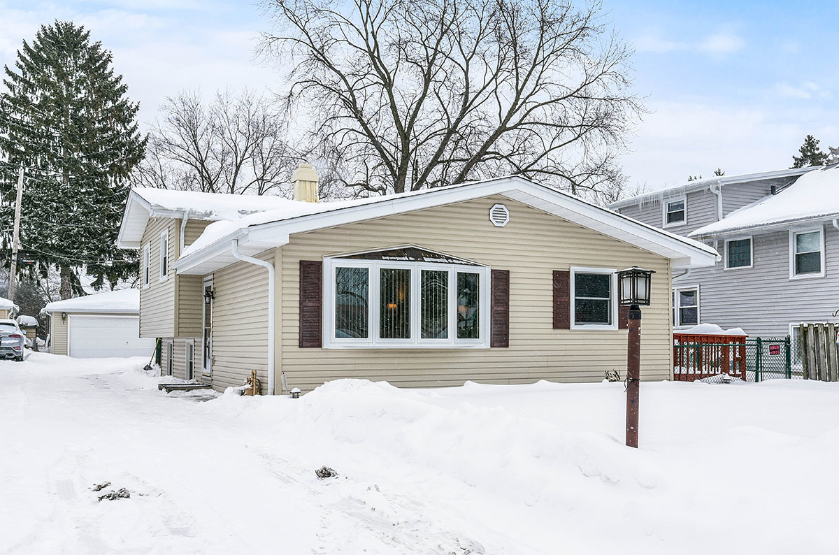 Property Photo:  3821 Williams Street  IL 60559 