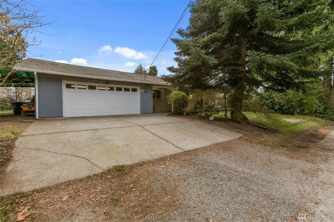 Property Photo:  2221 Cedar Lane  WA 98284 