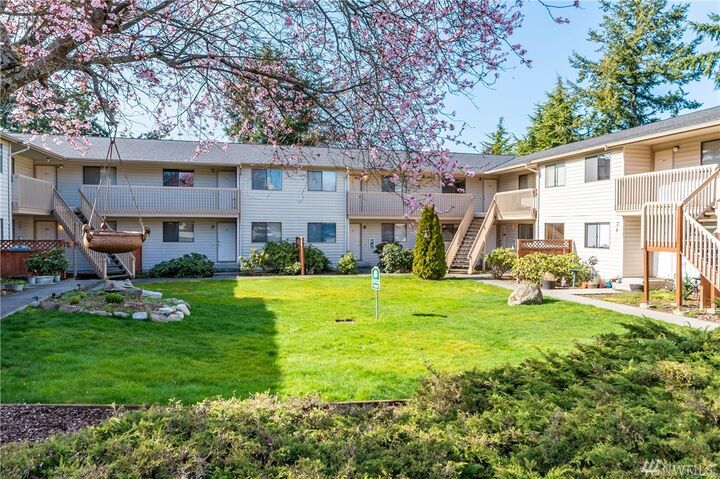 Property Photo: 325 NE Kettle St 103 WA 98277