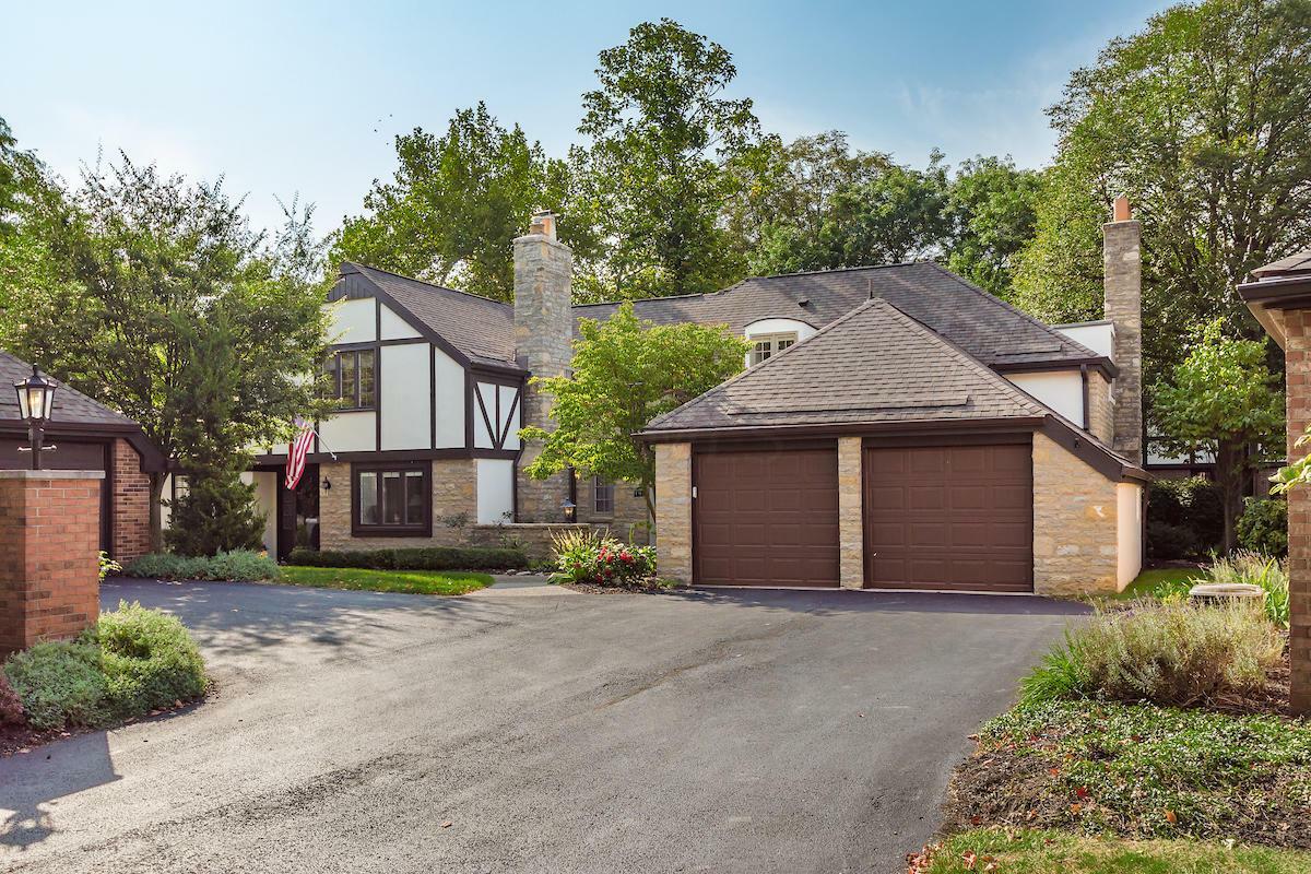 Property Photo: 1359 La Rochelle Drive OH 43221