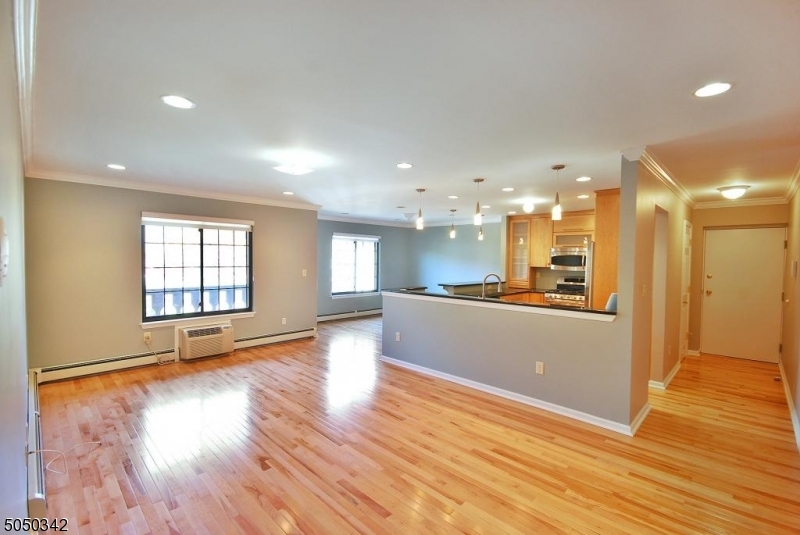 Property Photo:  12 Sentinel Ct H  NJ 07928 