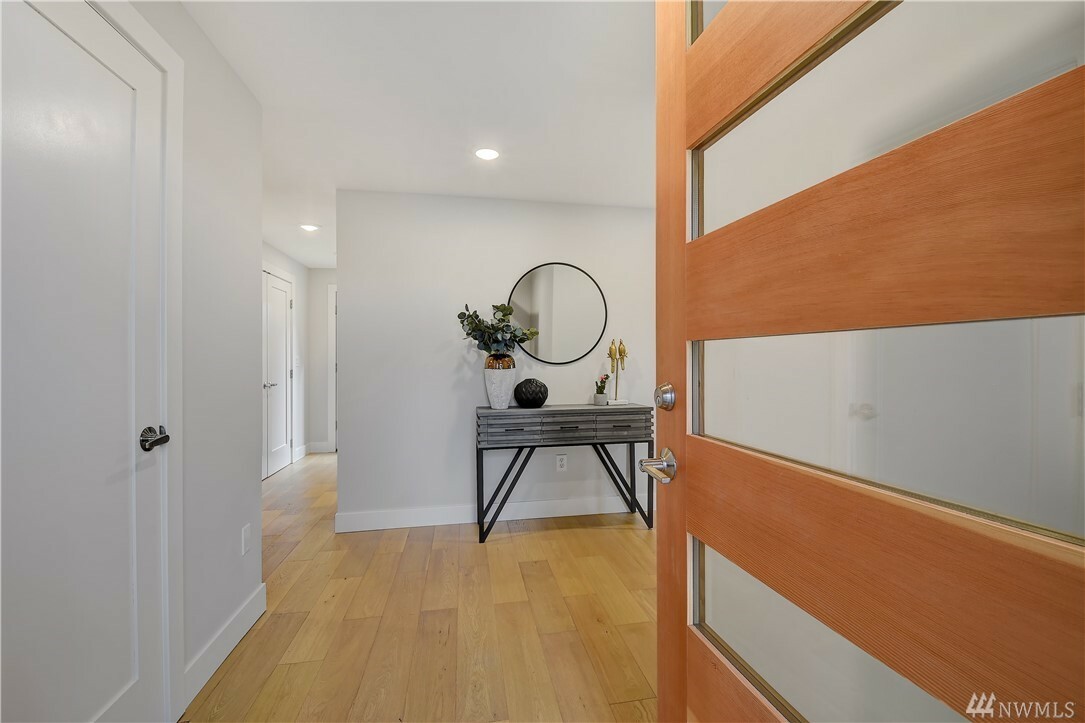 Property Photo: 131 S 196th St WA 98148