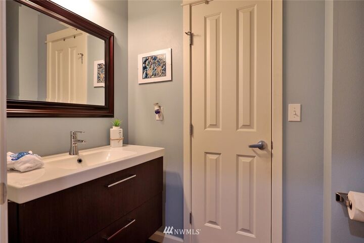 Property Photo: 10700 SE 260th Street L102 WA 98030