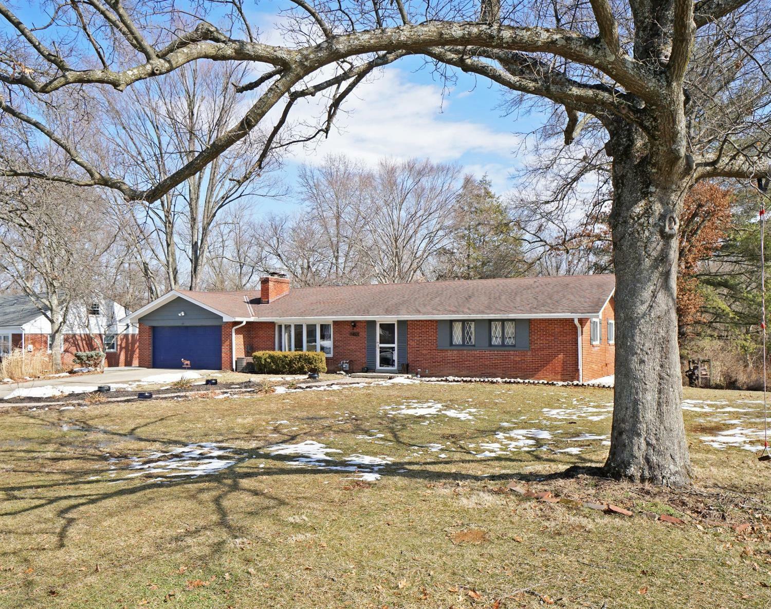 Property Photo: 7452 Heatherwood Ln OH 45244