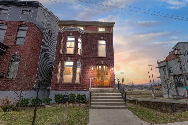 3003 Riverside Dr  Cincinnati OH 45226 photo