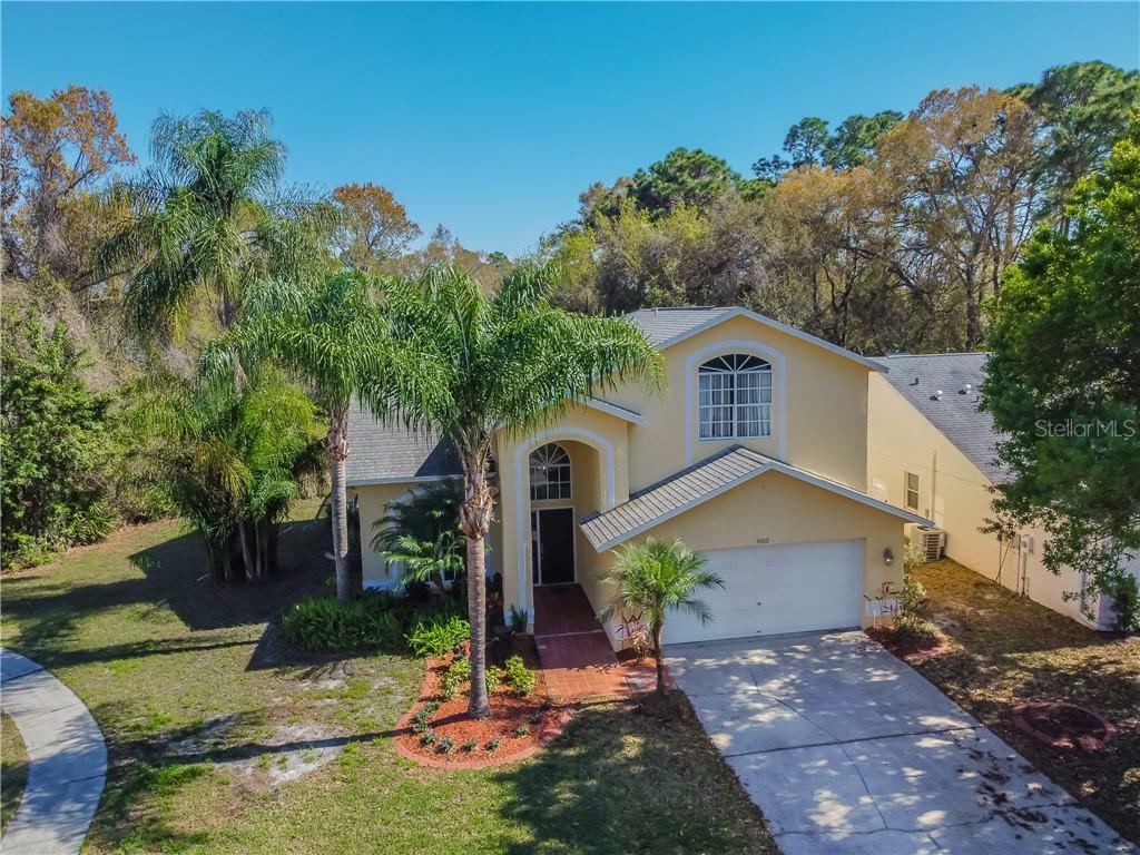 Property Photo:  8103 Stonefield Way  FL 33635 