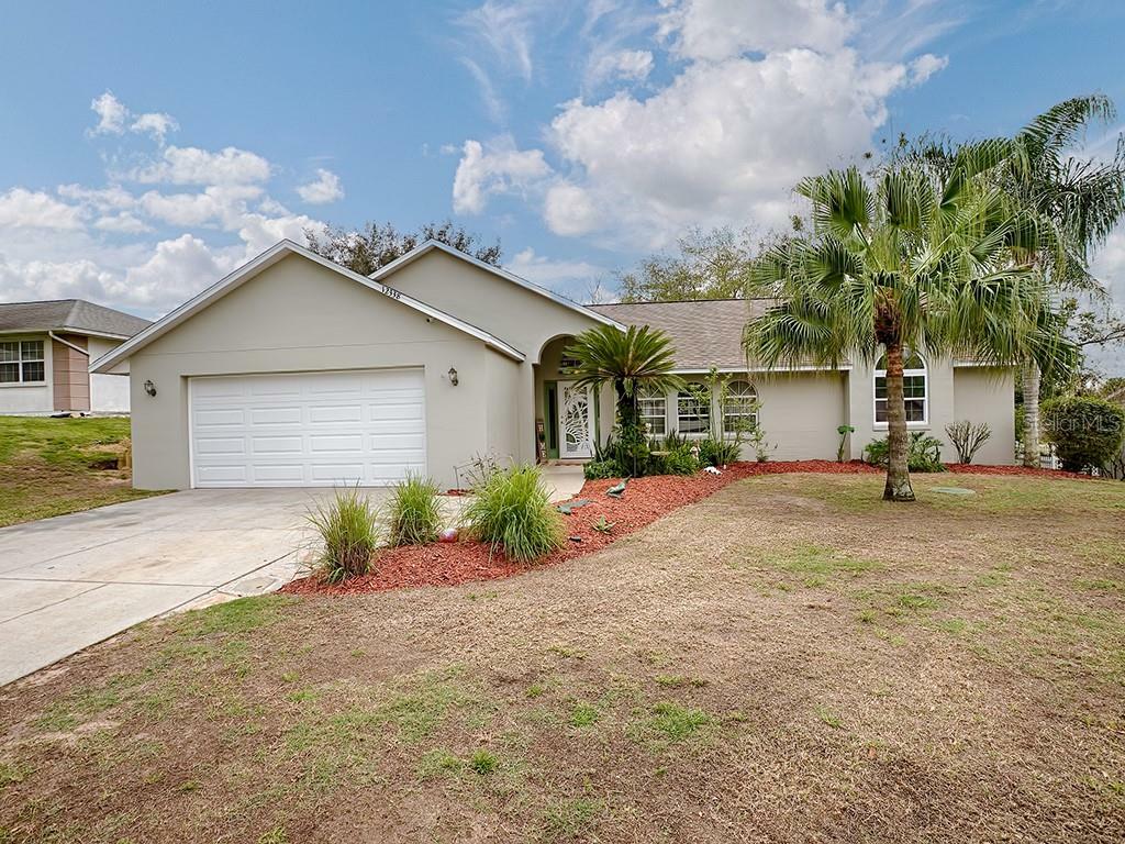 Property Photo:  12338 Wedgefield Drive  FL 32735 