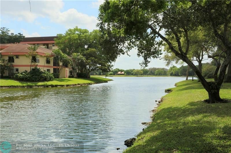 Property Photo:  2889 Carambola Cir 2080  FL 33066 