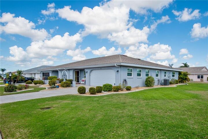 Property Photo:  301 Stroll Lane  FL 33573 