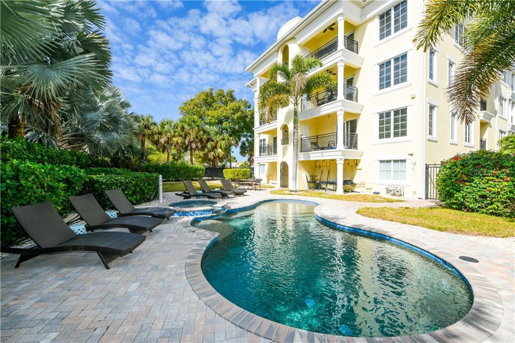 Property Photo:  304 Calle Miramar 304-S2  FL 34242 