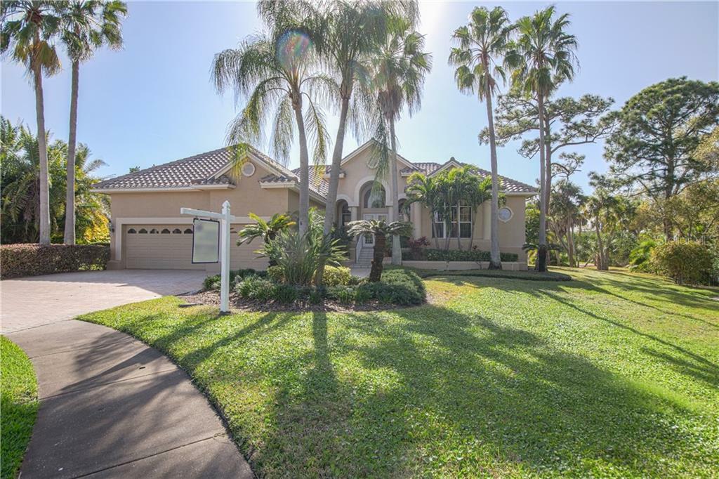 Property Photo:  2213 Pasadena Place S  FL 33707 